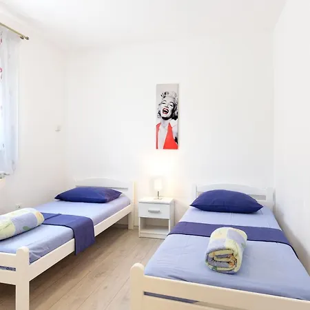 Mirasol Apartment *